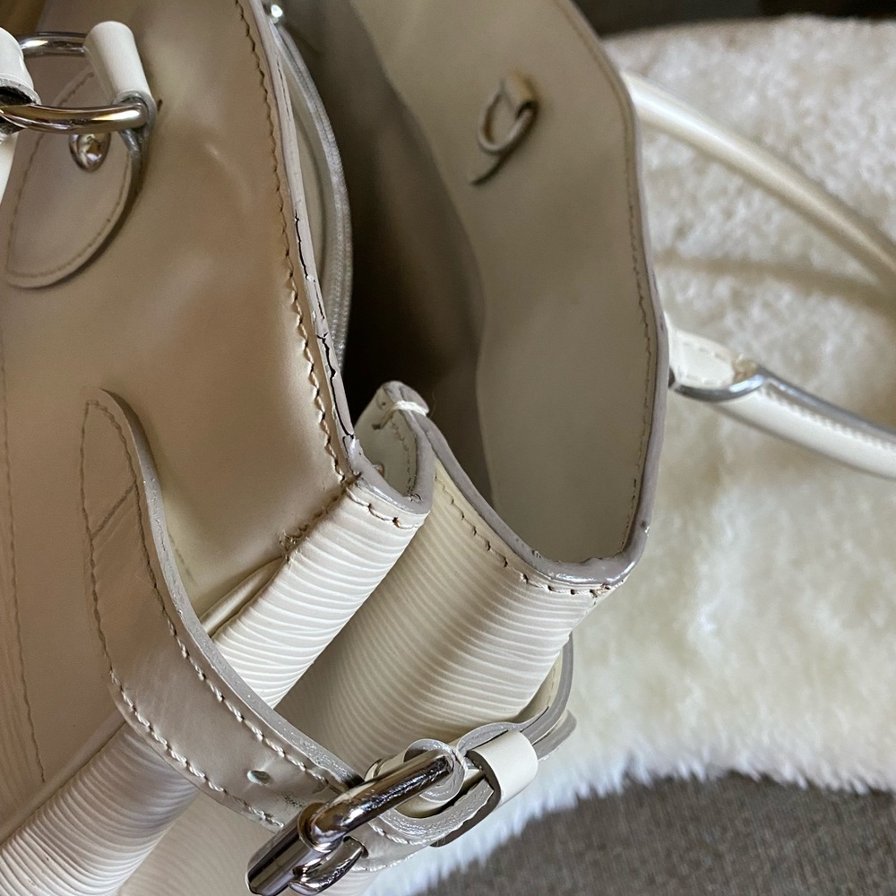 SALE!LOUIS VUITTON Passy EPI GM Ivoire Satchel - Picture 14 of 16